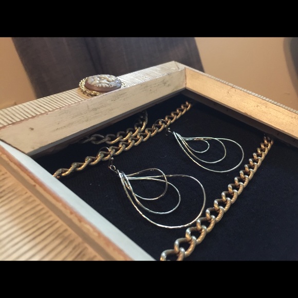 Earrings - Picture 3 of 5